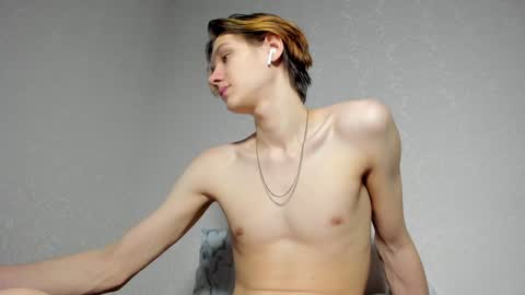 Snapshot of 0verlandd chatting on January 2025 05:11:01 PM Adam online show from January 2025 05:11:01 PM