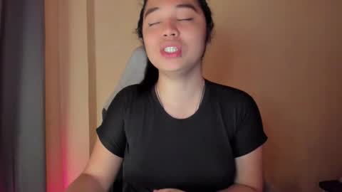 0wwlo0k online show from December 2025 04:19:01 AM