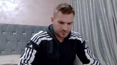 Snapshot of 10in_deluxe chatting on December 2025 07:12:01 AM 10in_deluxe online show from December 2025 07:12:01 AM