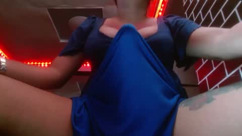Snapshot of 11inchmonstercock4u chatting on December 2024 03:13:02 AM i am trixie im Your Selfsucking Mistress online show from December 2024 03:13:02 AM