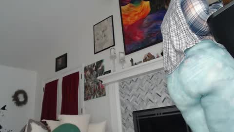 Aurora Willows online show from March 2025 11:21:01 AM