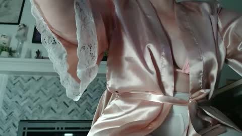 Aurora Willows online show from March 2026 05:25:02 AM