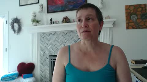 Aurora Willows online show from May 2026 06:17:01 PM