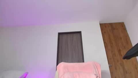 kim 04suarez online show from September 2025 01:49:01 AM