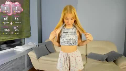 Kira online show from October 2025 05:54:02 PM