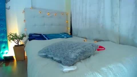 stef read my description online show from February 2025 04:11:02 PM