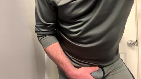 Snapshot of 1hunglo412 chatting on February 2026 04:57:01 AM 1hunglo412 online show from February 2026 04:57:01 AM