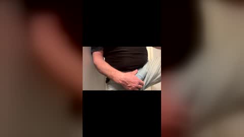 Snapshot of 1hunglo412 chatting on February 2026 09:41:02 AM 1hunglo412 online show from February 2026 09:41:02 AM