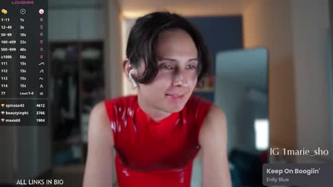 Marie online show from October 2025 06:29:01 PM