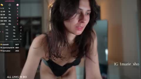 Marie online show from October 2025 11:06:02 PM