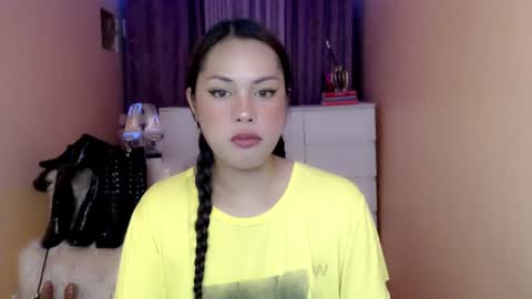 1miracle_tranny online show from June 2026 07:00:01 AM