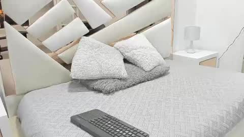 Snapshot of 1naughty_milf chatting on February 2025 08:05:02 AM Luisa online show from February 2025 08:05:02 AM