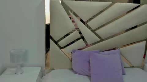 Snapshot of 1naughty_milf chatting on March 2025 08:52:01 AM Luisa online show from March 2025 08:52:01 AM