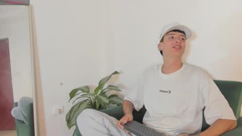 1Threestar online show from October 2025 12:45:01 PM