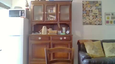 22esserre online show from September 2025 11:43:01 AM