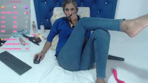 Snapshot of 27sexiyparis chatting on December 2025 10:17:02 PM 27sexiyparis online show from December 2025 10:17:02 PM