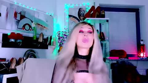 Snapshot of 2bigass4_u chatting on February 2026 04:46:02 AM Alice online show from February 2026 04:46:02 AM