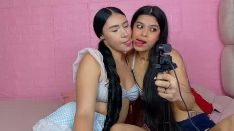 Snapshot of 2cgirls18 chatting on November 2025 05:13:01 PM Tip us ask our names online show from November 2025 05:13:01 PM