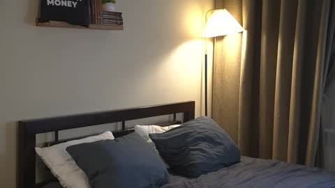 Elley  online show from March 2026 02:21:02 PM