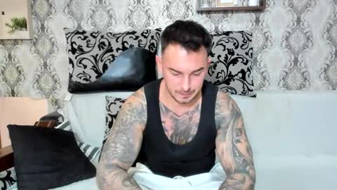 2sexymuscles online show from October 2025 09:10:02 PM