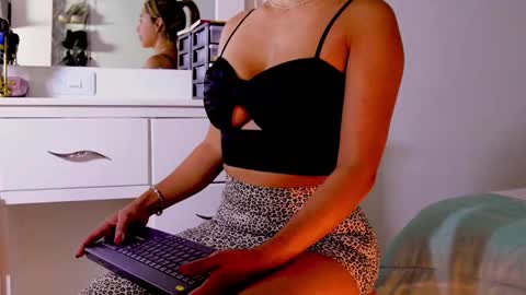 Snapshot of 3kam_amazonian chatting on February 2025 10:04:01 AM independent model online show from February 2025 10:04:01 AM