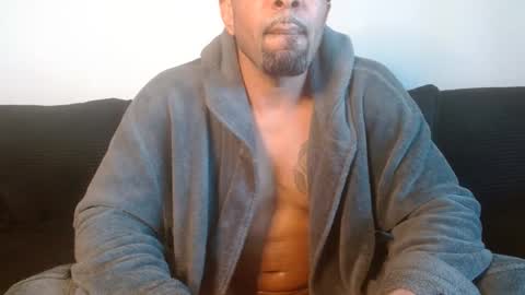 Snapshot of 420flyguy chatting on December 2024 08:39:01 PM 420flyguy online show from December 2024 08:39:01 PM