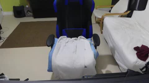 Larese Carlo online show from October 2025 02:04:02 AM