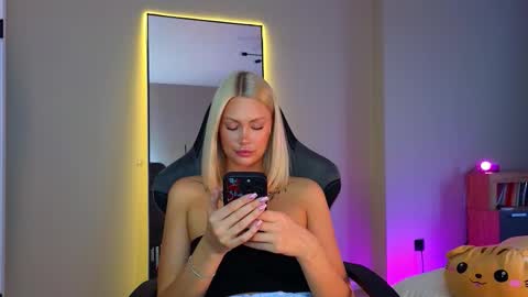 Nura online show from October 2025 02:58:02 AM