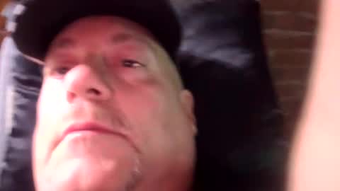 8bottomfeeder8 online show from October 2025 10:02:01 AM