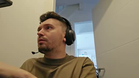 8inchdude93 online show from September 2025 08:05:01 AM