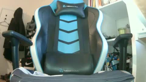 Snapshot of 90zero chatting on December 2024 08:32:02 PM Arturo online show from December 2024 08:32:02 PM