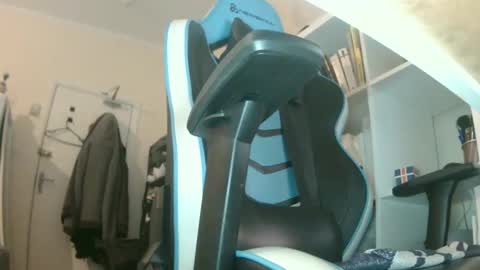 Snapshot of 90zero chatting on December 2024 10:39:01 PM Arturo online show from December 2024 10:39:01 PM