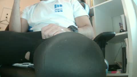 Snapshot of 90zero chatting on January 2025 08:32:01 PM Arturo online show from January 2025 08:32:01 PM