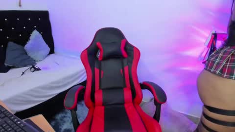 Noah  online show from April 2026 07:44:02 AM