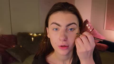 Willow online show from November 2025 09:27:01 PM