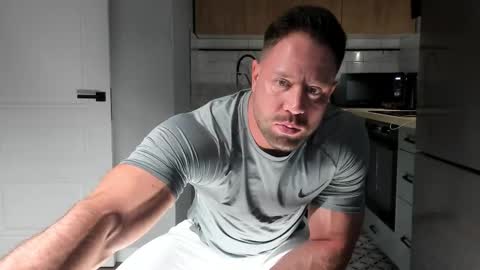 Adam online show from November 2025 03:33:02 PM