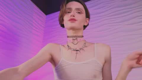 adrian online show from November 2025 08:40:01 PM