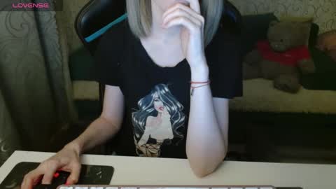  AliceCullen  online show from November 2025 02:55:02 PM