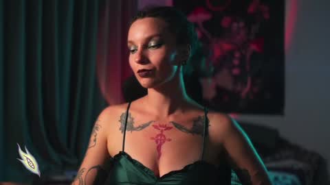 Snapshot of _alicemorrison_ chatting on December 2024 04:46:02 PM Alice Morrison Mistress Datura online show from December 2024 04:46:02 PM