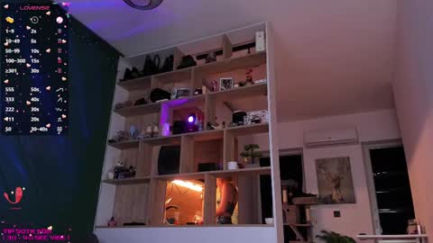 Mia online show from February 2025 04:09:02 PM