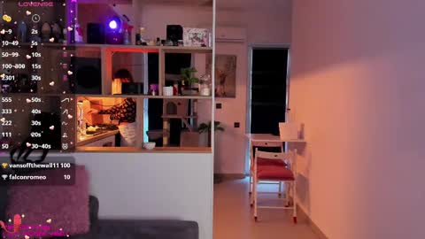 Mia online show from February 2025 03:29:01 PM