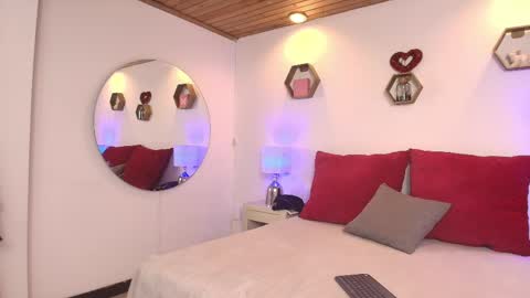 _ambeerrosse_ online show from May 2026 03:43:01 PM