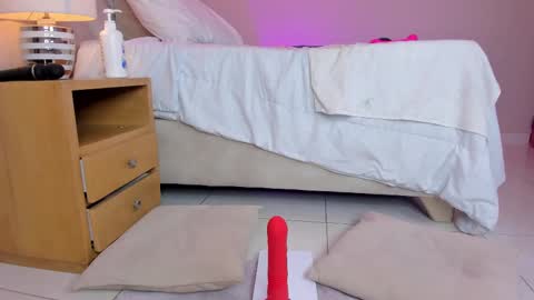 ngela  online show from February 2025 02:57:01 PM