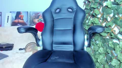 Snapshot of _angelnaugthy_ chatting on January 2025 05:07:02 AM ANGEL online show from January 2025 05:07:02 AM