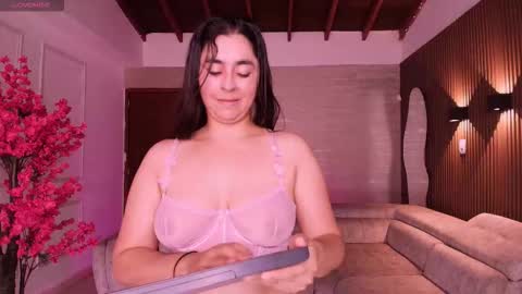 Ana online show from March 2026 07:17:02 PM