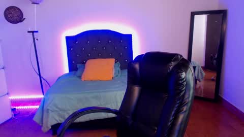 Snapshot of _anne_hot chatting on December 2024 04:15:02 PM Anne online show from December 2024 04:15:02 PM