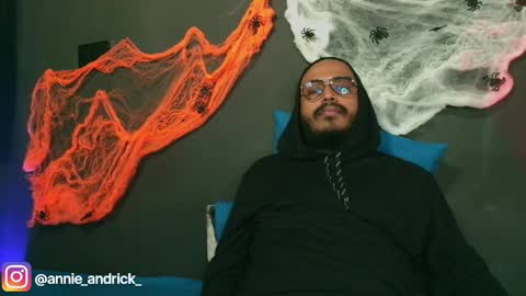 Annie Andrick online show from October 2025 02:05:01 PM