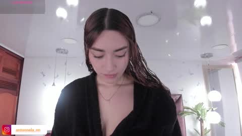 antonnela online show from December 2025 02:43:02 PM