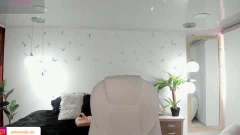 antonnela online show from April 2026 09:08:02 PM