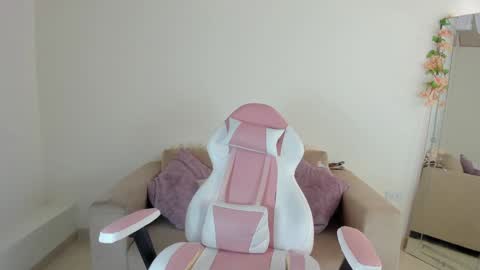    online show from December 2024 05:04:01 PM